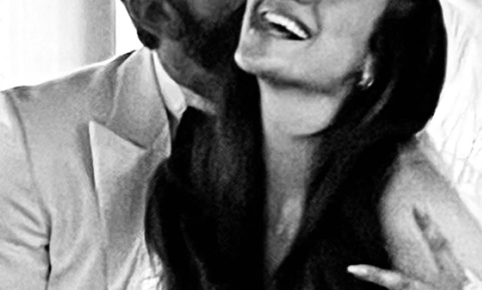 60378051-11022501-Just_married_Jennifer_Lopez_and_Ben_Affleck_have_tied_the_knot_i-a-108_1658099611644