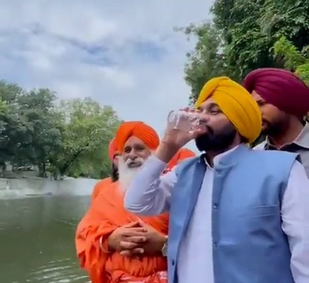 60596123-10998687-image-a-42_1658536400081